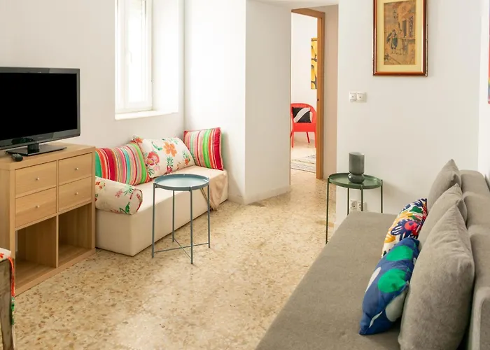 Cosy Holiday Home With Sea-View